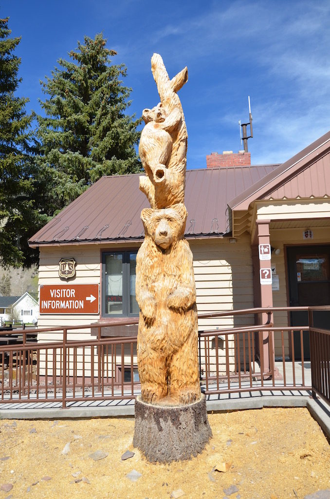 The visitors got two new chainsaw sculptures just before we arrived.